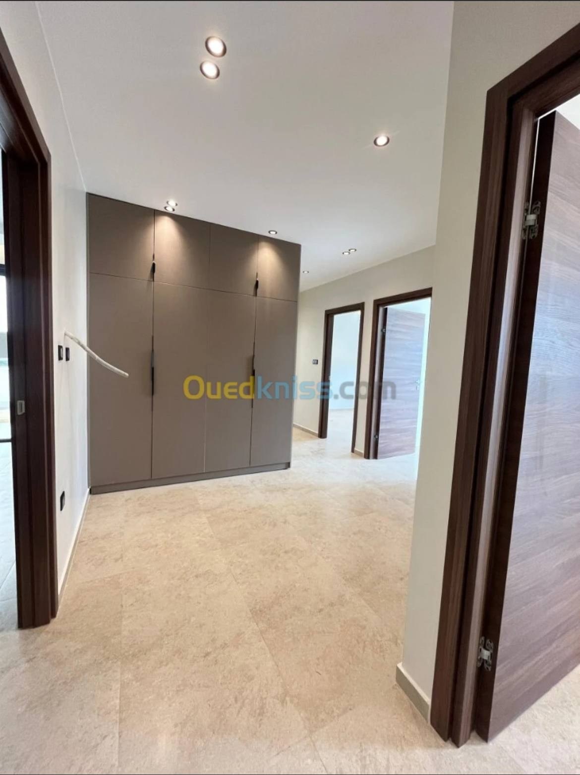 Duplex rénové avec espaces lumineux 1
